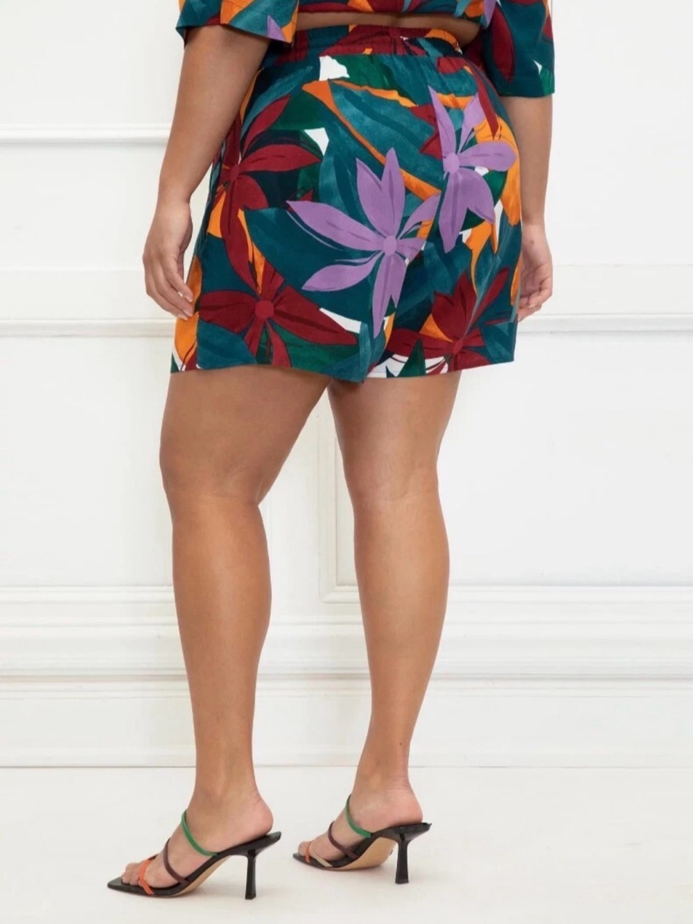 ELOQUII Elements Floral Pull-On Shorts Size 22 Resort Print
